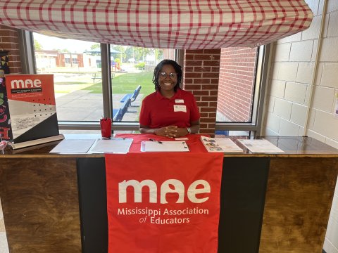 Image of MAE Organizing Specialist Jasmine Cleark-Gibson recruiting members.